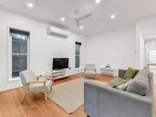 Spacious Three-Bedroom Home in Ipswich Spacious Three-Bedroom Home in Ipswich