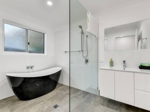 Spacious Three-Bedroom Home in Ipswich Spacious Three-Bedroom Home in Ipswich