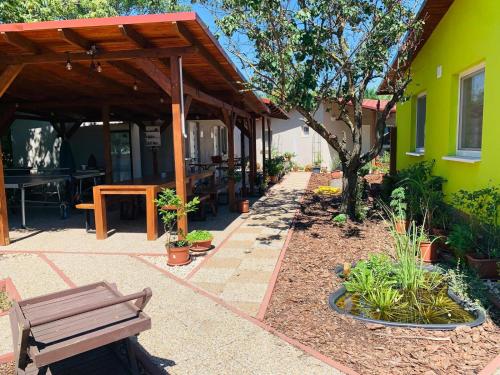 Kuntoilu ja Aktiviteetit, Arvisura Vendégházak family friendly transit apartments (Arvisura Vendeghazak family friendly transit apartments) in Domaszék Kuntoilu ja Aktiviteetit, Arvisura Vendégházak family friendly transit apartments (Arvisura Vendeghazak family friendly transit apartments) in Domaszék