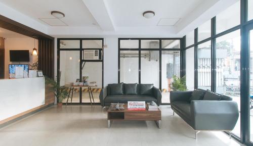 Előcsarnok, RedDoorz @ Traveler Inn Matina near Japán Alagút Előcsarnok, RedDoorz @ Traveler Inn Matina near Japán Alagút