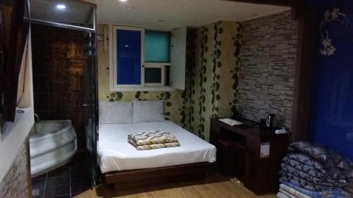 This photo about J Motel shared on HyHotel.com