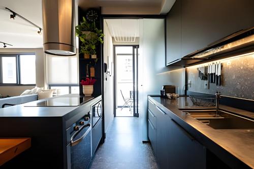 Kitchen, Apto luxuoso vista Cristo 1 qto -por Casape in Gavea Kitchen, Apto luxuoso vista Cristo 1 qto -por Casape in Gavea