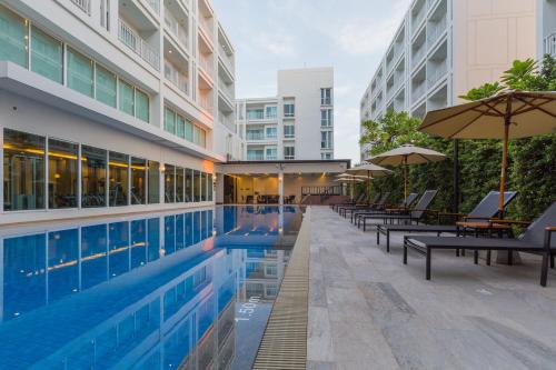 Bể bơi, Kantary 304 Hotel Prachinburi in Prachinburi Bể bơi, Kantary 304 Hotel Prachinburi in Prachinburi