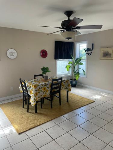 Executive one bedroom apartment including pull out sofa bed in Antigonish Executive one bedroom apartment including pull out sofa bed in Antigonish