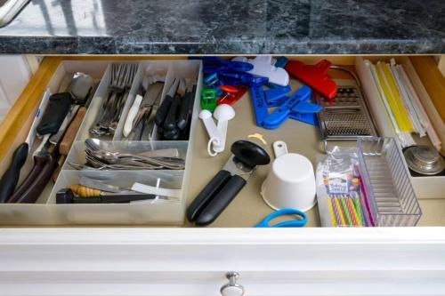 Konyha, Coastal Haven in West Dennis in West Dennis (MA) Konyha, Coastal Haven in West Dennis in West Dennis (MA)