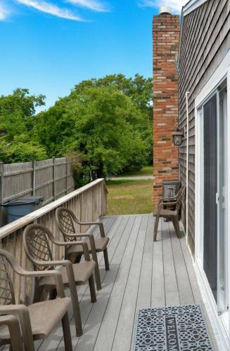 Erkély/terasz, Coastal Haven in West Dennis in West Dennis (MA) Erkély/terasz, Coastal Haven in West Dennis in West Dennis (MA)