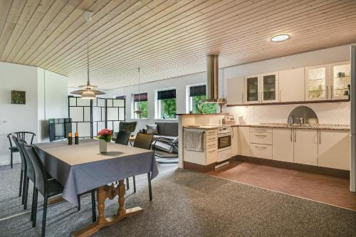 Kitchen, Brønks Bed and Breakfast in Langeskov Kitchen, Brønks Bed and Breakfast in Langeskov