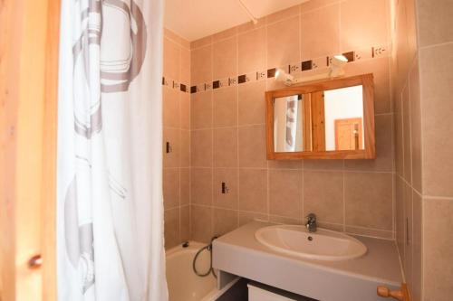 חדר אמבטיה, Résidence Les Drus - 2 Pièces 4/5 pers - LES DRUS - PLAGNE SOLEIL MAE-6644 (Residence Les Drus - 2 Pieces 4/5 pers - LES DRUS - PLAGNE SOLEIL MAE-6644) in לה פלגנה חדר אמבטיה, Résidence Les Drus - 2 Pièces 4/5 pers - LES DRUS - PLAGNE SOLEIL MAE-6644 (Residence Les Drus - 2 Pieces 4/5 pers - LES DRUS - PLAGNE SOLEIL MAE-6644) in לה פלגנה