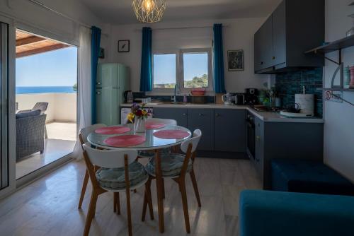 Kirke's Nest Apartments in Kalamaki Kirke's Nest Apartments in Kalamaki