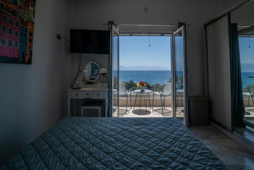 Kirke's Nest Apartments in Kalamaki Kirke's Nest Apartments in Kalamaki