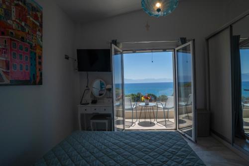 Kirke's Nest Apartments in Kalamaki Kirke's Nest Apartments in Kalamaki