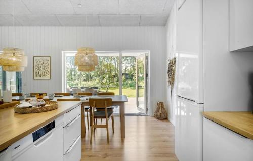 Konyha, Cozy Home In Hadsund With Sauna in Hadsund Konyha, Cozy Home In Hadsund With Sauna in Hadsund