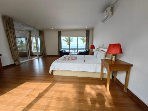Amor Resort Koh Rong in Coconut Beach Amor Resort Koh Rong in Coconut Beach