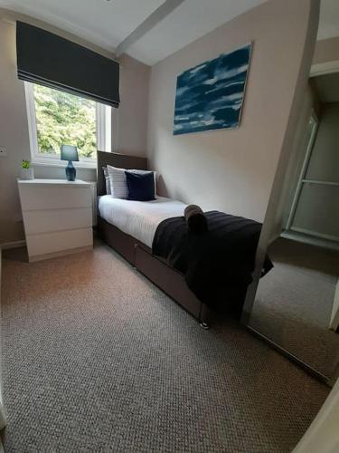 Daisy house - Lovely, quiet, 2 bed home close to City