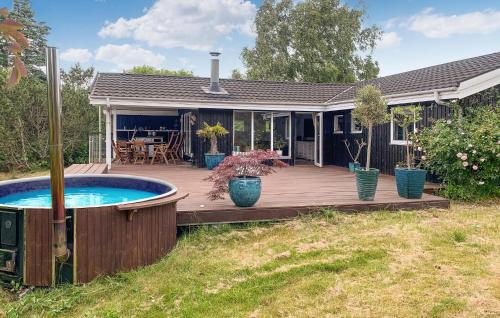 4 Bedroom Beautiful Home In Ebeltoft