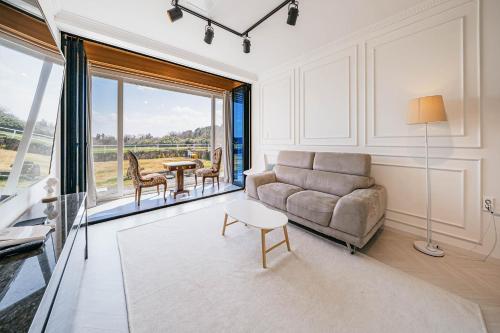 Jeju Pony Jeju Pension near Jeolmul Natural Forest Resort Jeju Pony Jeju Pension near Jeolmul Natural Forest Resort