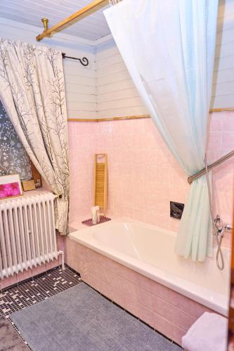 حمام, Meine Zeit Ferienwohnung in Elsbethen حمام, Meine Zeit Ferienwohnung in Elsbethen