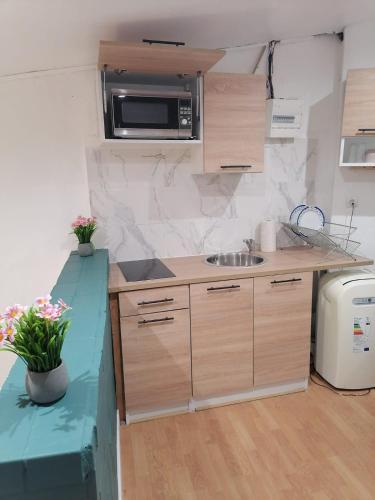 Chez Gabin & Elsie in Pertuis Town Center Chez Gabin & Elsie in Pertuis Town Center