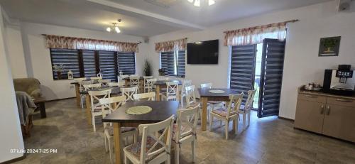 Étterem, Donaris in Eselnita Étterem, Donaris in Eselnita