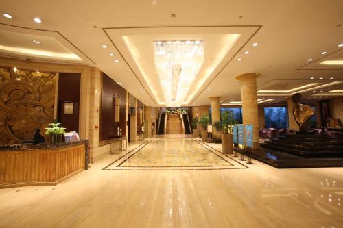 Lobby, Shanghai Yuehua Grand Hotel in Fengxian and Jinshan Resort Lobby, Shanghai Yuehua Grand Hotel in Fengxian and Jinshan Resort