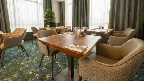 Ресторан, The Kenmare Bay Hotel & Luxury Lodges Resort in Кенмар Ресторан, The Kenmare Bay Hotel & Luxury Lodges Resort in Кенмар