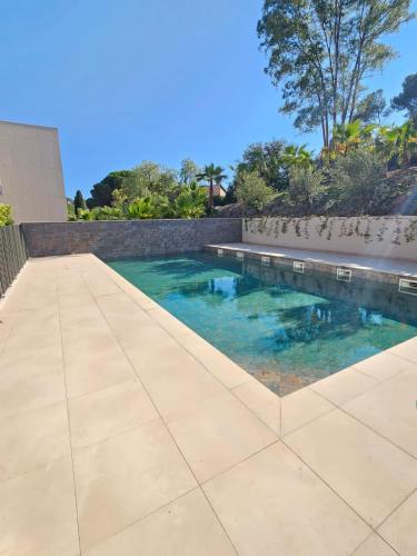 Apartment of standing with swimming pool in Vallon de Coste Apartment of standing with swimming pool in Vallon de Coste