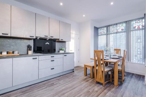 Facilities, Beautiful Bradford 3 Bedroom Home Sleeps 8 with Parking by PureStay in Wyke Facilities, Beautiful Bradford 3 Bedroom Home Sleeps 8 with Parking by PureStay in Wyke
