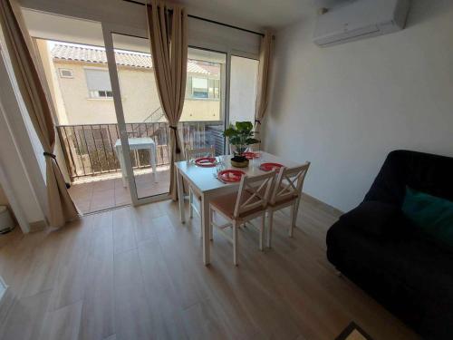 Appartement lumineux renove proche plage, climatise, 5 couchages, parking inclus - FR-1-423-188 in Le Grau d'Agde Appartement lumineux renove proche plage, climatise, 5 couchages, parking inclus - FR-1-423-188 in Le Grau d'Agde