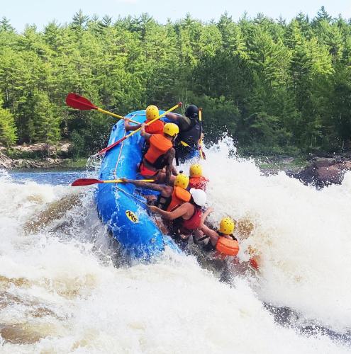 Programlehetőségek, L'Appartement du Pavillon - Rafting Momentum in Bryson (QC) Programlehetőségek, L'Appartement du Pavillon - Rafting Momentum in Bryson (QC)