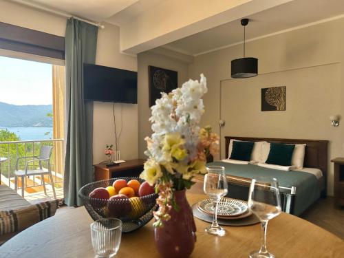 Makanan dan Minuman, Villa Risan Apartments in Risan Makanan dan Minuman, Villa Risan Apartments in Risan