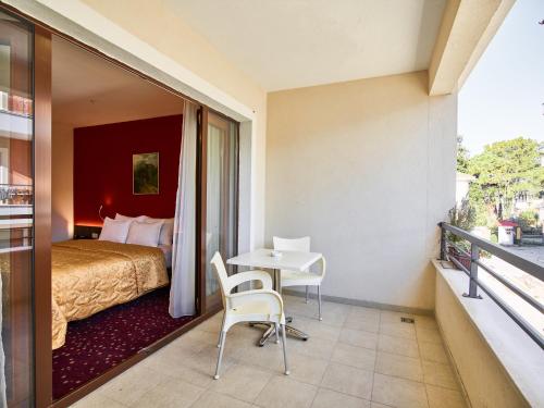 شرفة/ تراس, فندق باين (Hotel Pine) in تيفات شرفة/ تراس, فندق باين (Hotel Pine) in تيفات
