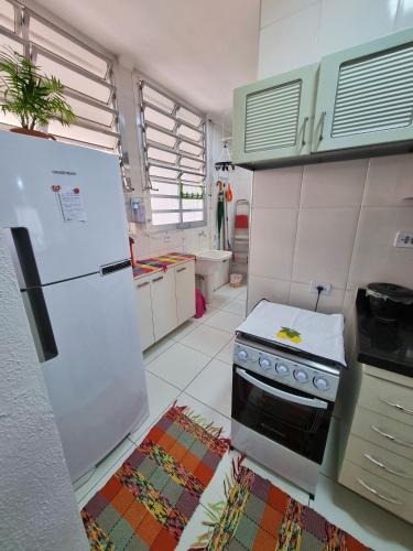 Kitchen, Apto pe na areia Praia das Pitangueiras - Centro in Pitangueiras Kitchen, Apto pe na areia Praia das Pitangueiras - Centro in Pitangueiras