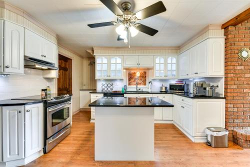 Cozy Lewiston Home Less Than 10 Mi to Niagara Falls! in Lewiston (NY) Cozy Lewiston Home Less Than 10 Mi to Niagara Falls! in Lewiston (NY)