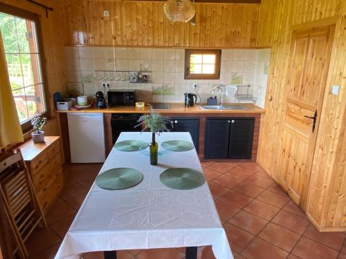 Konyha, Domy letniskowe Powidzanka in Powidz Konyha, Domy letniskowe Powidzanka in Powidz