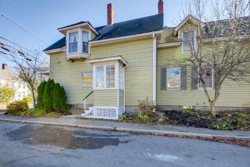 Charming Saco Apartment about 4 Mi to the Beach! in Saco (ME) Charming Saco Apartment about 4 Mi to the Beach! in Saco (ME)