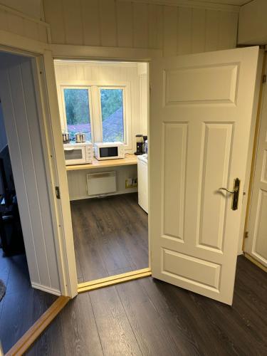 Kitchen, Myrbø Gard Summer Apartment For Rent, Close To The Atlantic Ocean Road in Farstad Kitchen, Myrbø Gard Summer Apartment For Rent, Close To The Atlantic Ocean Road in Farstad