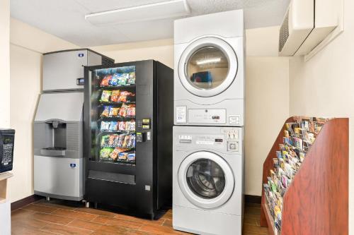 ريد روف إن مطار الينتاون (Red Roof Inn Allentown Airport) in ألينتاون ريد روف إن مطار الينتاون (Red Roof Inn Allentown Airport) in ألينتاون