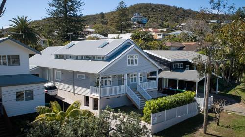 Bareena House by Beach Stays in Northern Beaches Bareena House by Beach Stays in Northern Beaches