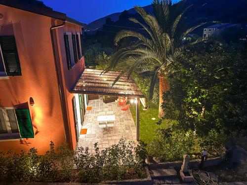 Kert, La Casa dei Glicini in Lerici Kert, La Casa dei Glicini in Lerici