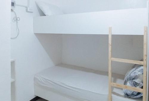 RedDoorz @ Rachael Pension House in Santander RedDoorz @ Rachael Pension House in Santander