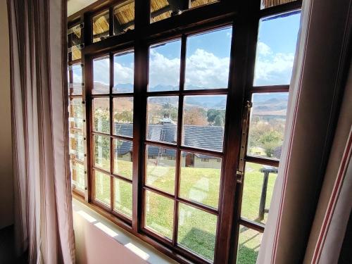 Gooderson Leisure Fairways Self Catering and Timeshare Gold Crown Resort in Kwazulu Natal Gooderson Leisure Fairways Self Catering and Timeshare Gold Crown Resort in Kwazulu Natal