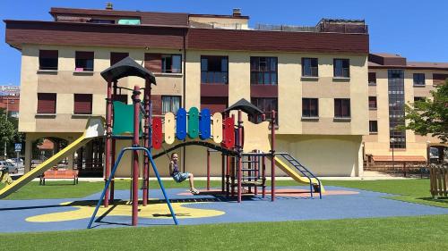 Játszótér, Apartamento ideal a la entrada de Salamanca !!! in Santa Marta de Tormes Játszótér, Apartamento ideal a la entrada de Salamanca !!! in Santa Marta de Tormes