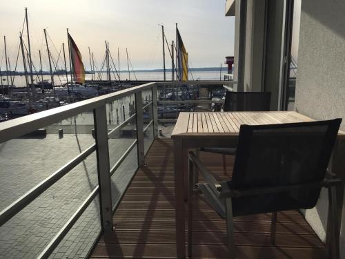 Apartment 2 - "Am Leuchtfeuer 2" - Blickrichtung Yacht-, Binnenhafen und offene See in Eckernforde Apartment 2 - "Am Leuchtfeuer 2" - Blickrichtung Yacht-, Binnenhafen und offene See in Eckernforde