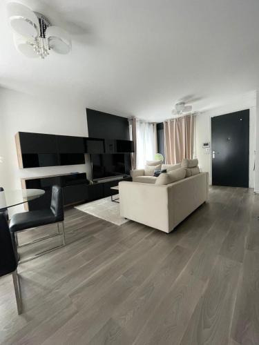 Shared lounge/TV area, Charmante Maison Piscine Privee in Vert-Saint-Denis Shared lounge/TV area, Charmante Maison Piscine Privee in Vert-Saint-Denis
