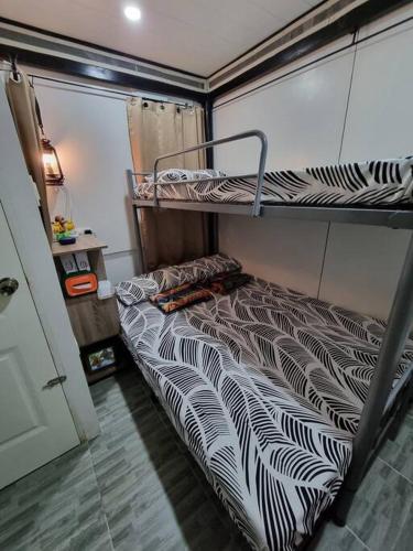 Bed and Breakfast Small Cozy Room with Balcony, T&B, Fast WiFi, Netflix in Tuba Bed and Breakfast Small Cozy Room with Balcony, T&B, Fast WiFi, Netflix in Tuba