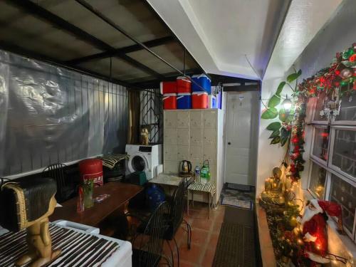 Bed and Breakfast Small Cozy Room with Balcony, T&B, Fast WiFi, Netflix in Tuba Bed and Breakfast Small Cozy Room with Balcony, T&B, Fast WiFi, Netflix in Tuba