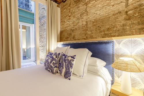 Palacio Vegafuente by Caleta Homes