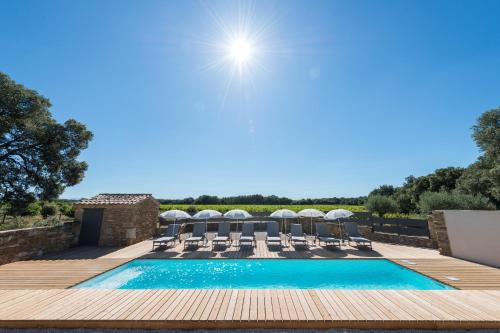 Úszómedence, Le Mas des Aracil 2 - Appt climatisé avec piscine (Le Mas des Aracil 2 - Appt climatise avec piscine) in Suze La Rousse Úszómedence, Le Mas des Aracil 2 - Appt climatisé avec piscine (Le Mas des Aracil 2 - Appt climatise avec piscine) in Suze La Rousse