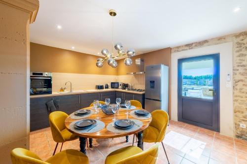 Konyha, Le Mas des Aracil 1 - Appt climatisé 6p, piscine (Le Mas des Aracil 1 - Appt climatise 6p, piscine) in Suze La Rousse Konyha, Le Mas des Aracil 1 - Appt climatisé 6p, piscine (Le Mas des Aracil 1 - Appt climatise 6p, piscine) in Suze La Rousse