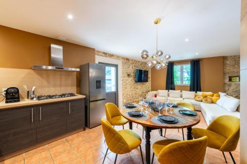 Konyha, Le Mas des Aracil 1 - Appt climatisé 6p, piscine (Le Mas des Aracil 1 - Appt climatise 6p, piscine) in Suze La Rousse Konyha, Le Mas des Aracil 1 - Appt climatisé 6p, piscine (Le Mas des Aracil 1 - Appt climatise 6p, piscine) in Suze La Rousse